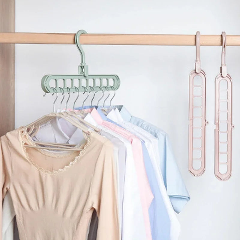 August: Magic Multi-Support Hangers