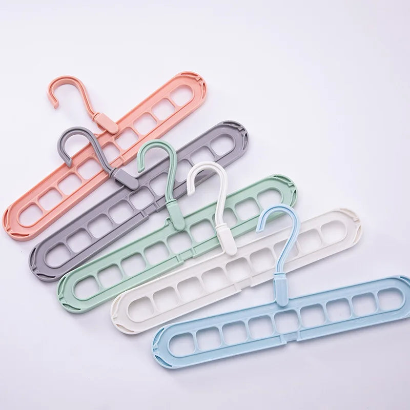 August: Magic Multi-Support Hangers