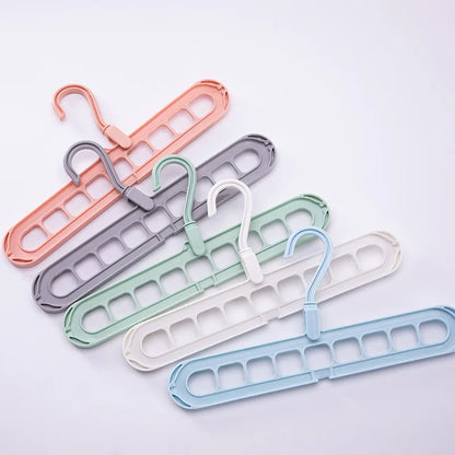 August: Magic Multi-Support Hangers